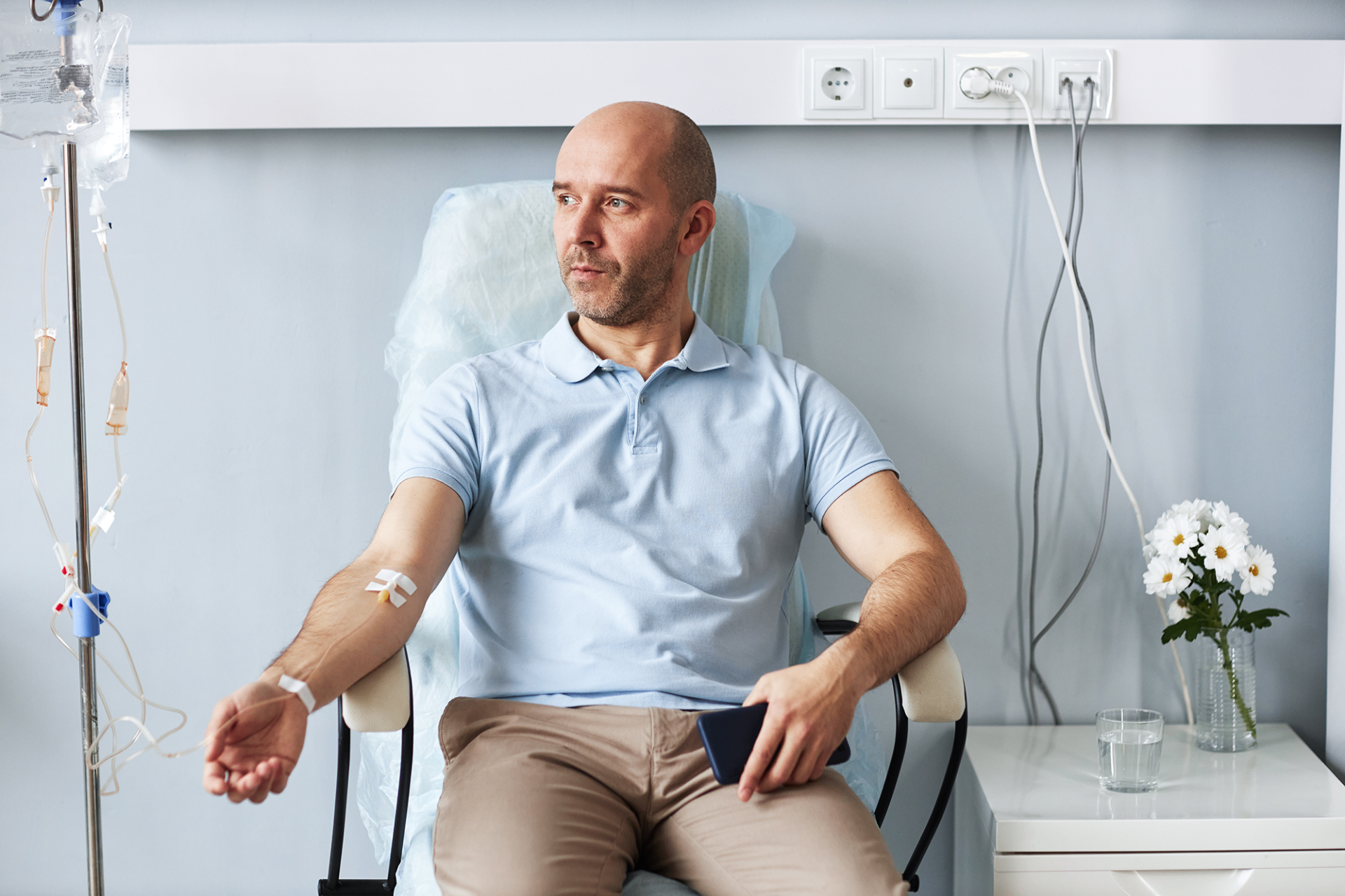 Guest receiving a stem cell IV infusion at iCRYO Westminster