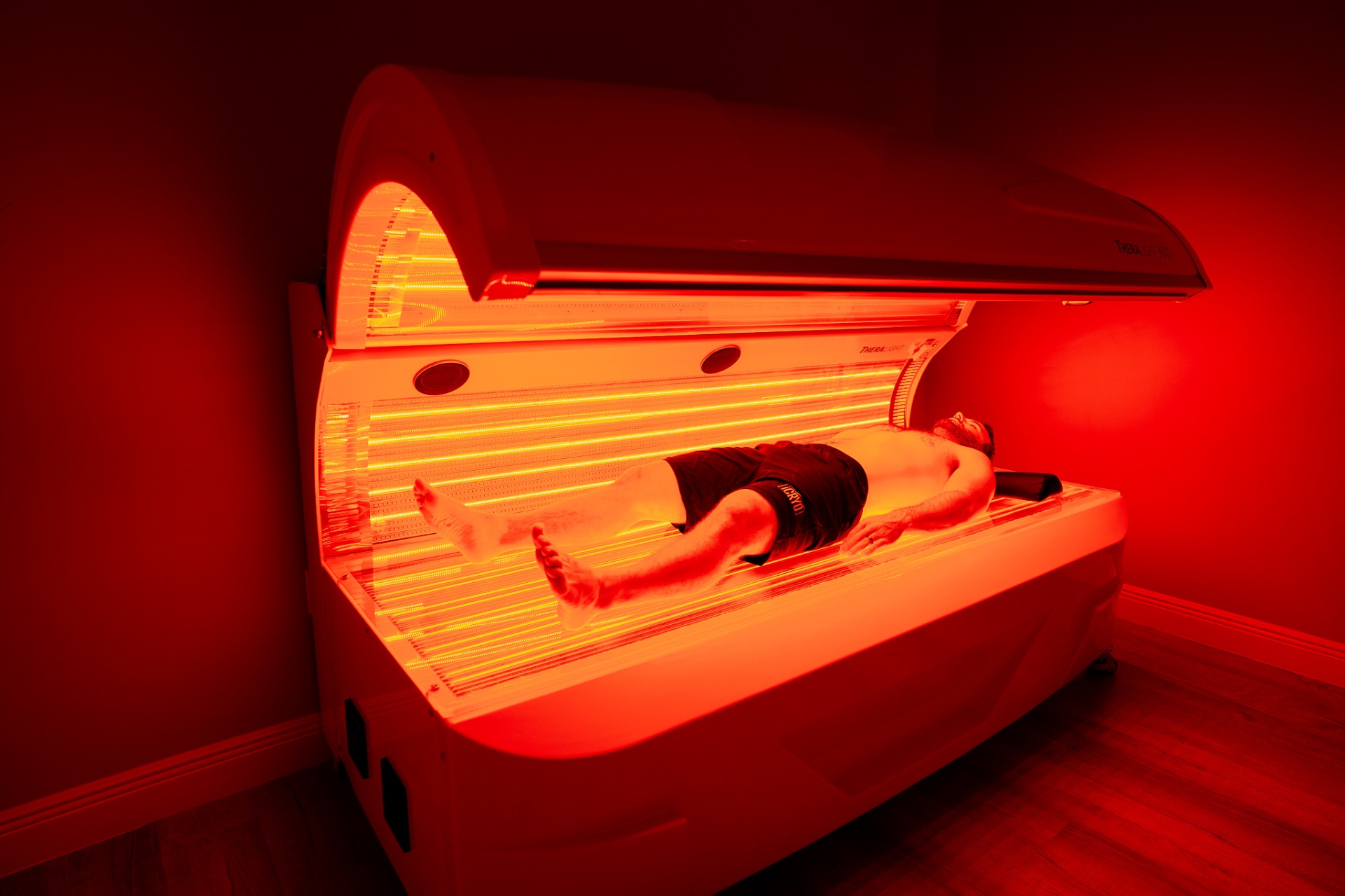 Red light therapy routine at iCRYO Westminster